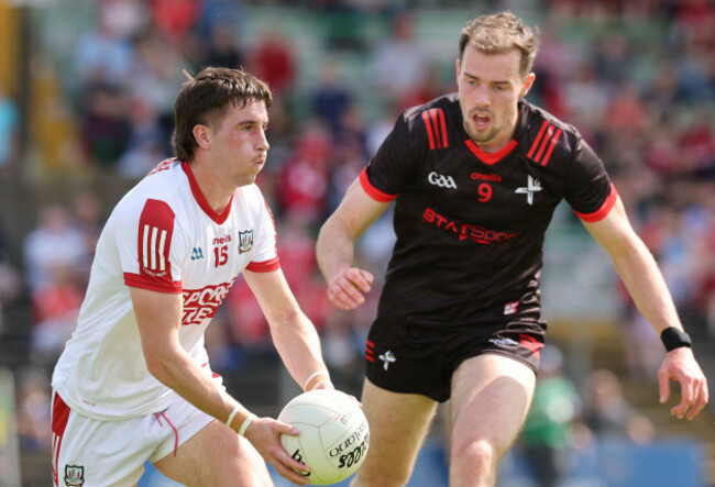 conor-early-tackles-chris-og-jones