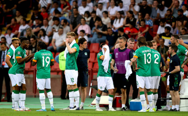 ireland-regroup-during-a-second-half-water-break