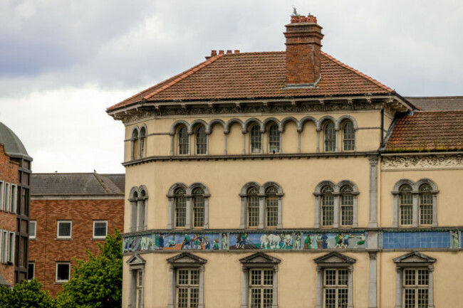 beautifulsunlightchambersbuildingatessexquayinthecity