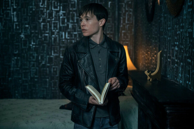 the-umbrella-academy-elliot-page-oblivion-season-3-ep-310-aired-june-22-2022-photo-christos-kalohoridis-netflix-courtesy-everett-collection