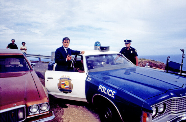 hawaii-five-0-us-tv-series-with-jack-lord-centre