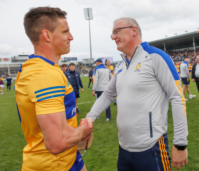 john-conlon-and-manager-brian-lohan-after-the-game