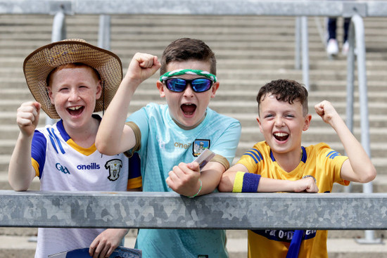 young-fans-before-the-game