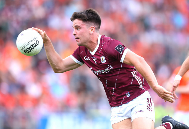 sean-kelly-makes-a-break-on-his-way-to-scoring-his-sides-first-goal-of-the-match