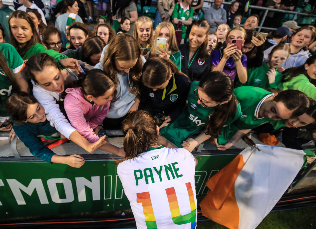 heather-payne-signs-autographs-for-fans-after-the-game