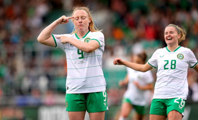 amber-barrett-celebrates-scoring-her-sides-first-goal-from-a-penalty