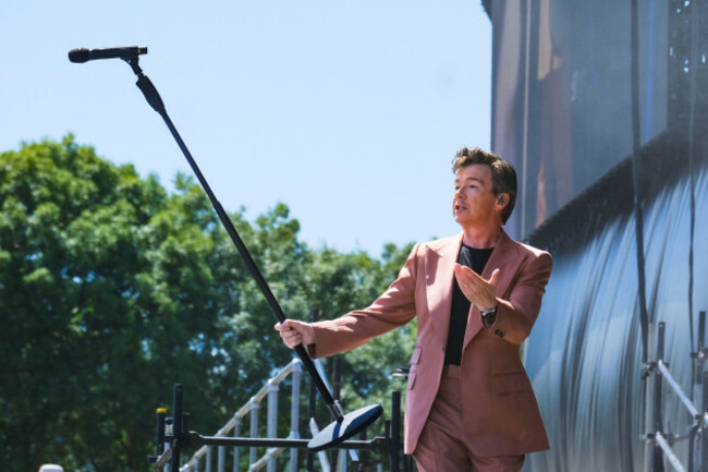 glastonbury-uk-24th-june-2023-rick-astley-photographed-performing-on-the-main-pyramid-stage-during-the-glastonbury-2023-at-the-worthy-farm-picture-by-julie-edwards-credit-jep-celebrity-photosal