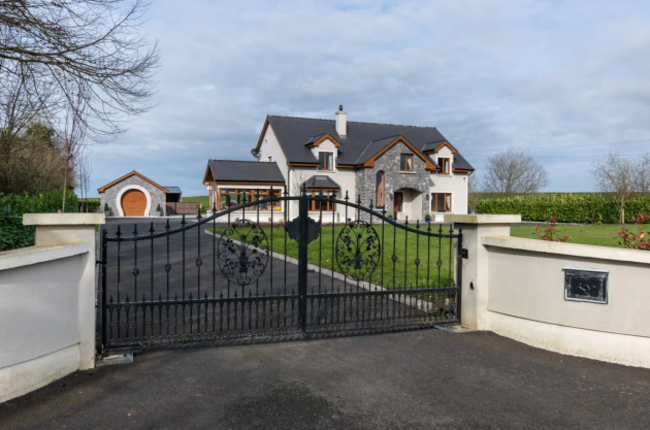 Screenshot 2023-06-27 at 18.23.16