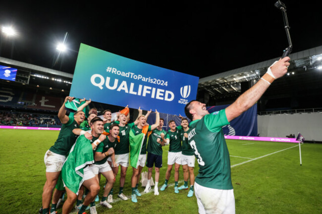 harry-mcnulty-takes-as-selfie-as-the-team-celebrate-winning-gold-at-the-european-games-and-qualifying-for-the-2024-olympic-games-in-paris