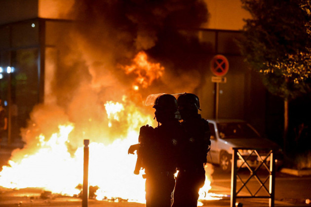 nanterre-france-27th-june-2023-urban-violence-breaks-out-following-the-death-of-a-17-year-old-youth-killed-by-a-police-officer-during-a-traffic-stop-in-nanterre-paris-outskirts-france-on-the-nig