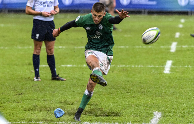 sam-prendergast-kicks-a-conversion