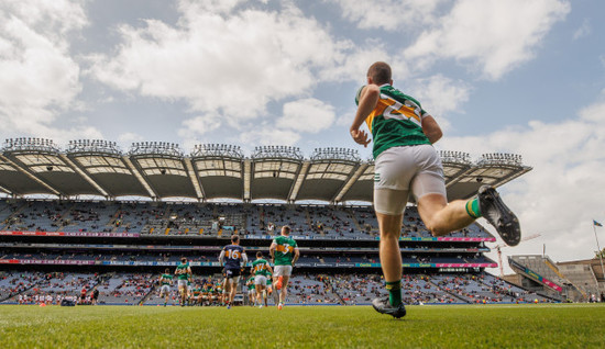 stephen-obrien-takes-to-the-field