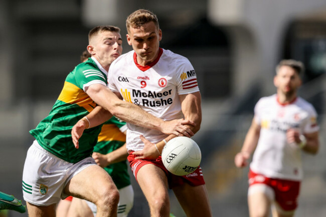 diarmuid-oconnor-tackles-conn-kilpatrick