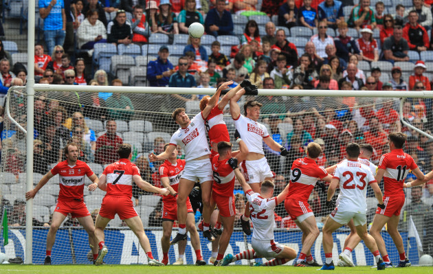 cork-make-a-last-attempt-to-score-a-late-goal
