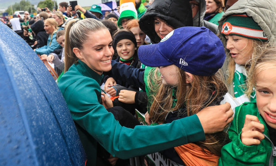 jamie-finn-with-fans-ahead-of-the-game