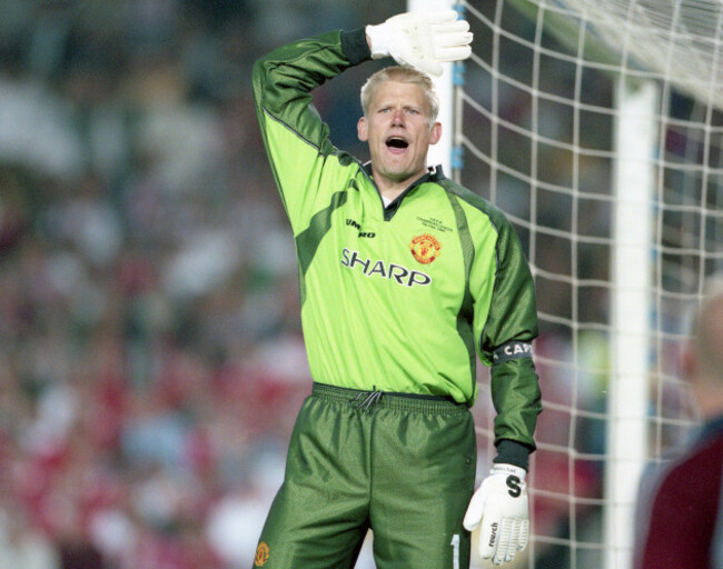 barcelona-spanien-18th-apr-2019-firo-26-05-1999-football-19981999-champions-league-final-manchester-united-fc-bayern-munich-munich-munich-2-1-gesture-peter-schmeichel-usage-worldwide-c