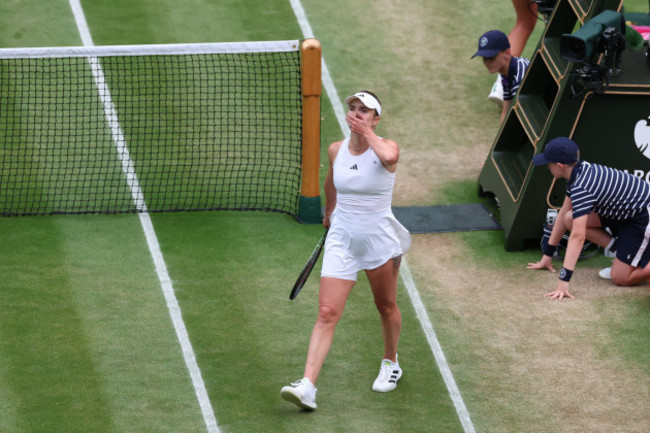 wimbledon-uk-9th-july-2023-all-england-lawn-tennis-and-croquet-club-london-england-wimbledon-tennis-tournament-elina-svitolina-thanks-the-crowd-after-her-win-against-victoria-azarenka-credit-a