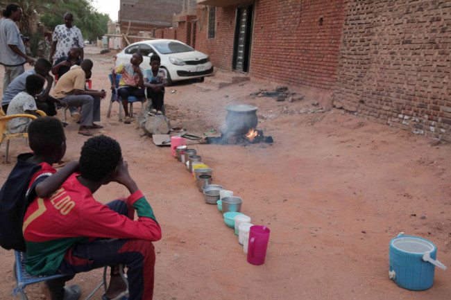 people-prepare-food-in-a-khrtoum-neighborhood-friday-june-16-2023-sudan-had-plunged-into-chaos-since-mid-april-when-monthslong-tensions-between-the-military-and-its-rival-the-paramilitary-rapid-su