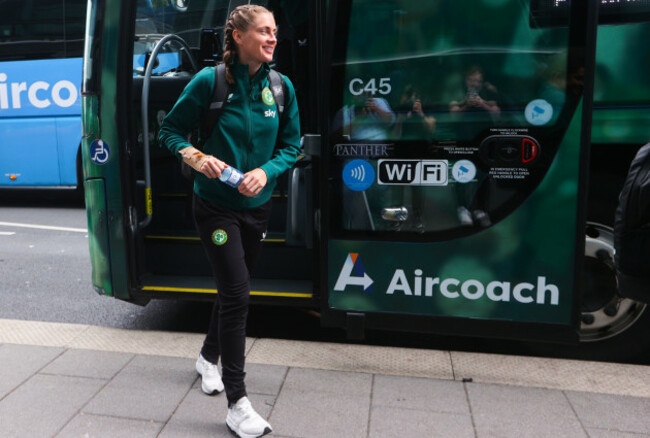sinead-farrelly-arrives-at-dublin-airport