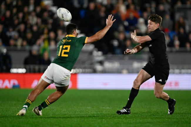 beauden-barrett-passes-despite-damian-de-allende