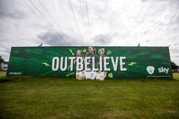 a-view-of-the-republic-of-ireland-wnt-mural-in-kilnamangh-tallaght-featuring-lucy-quinn-katie-mccabe-and-louise-quinn