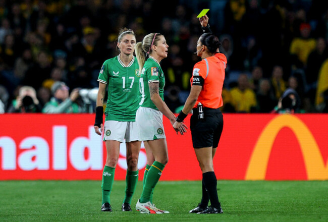 edina-alves-shows-denise-osullivan-a-yellow-card