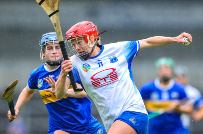 beth-carton-is-challenged-by-julieanne-bourke