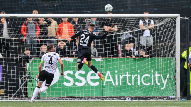 johnny-kenny-misses-an-open-goal