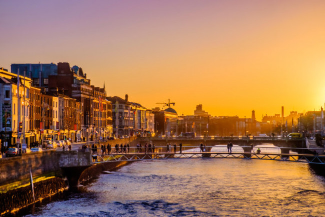 dublin-ireland-march-2018-sunset-over-the-river-liffey-by-the-temple-bar-district