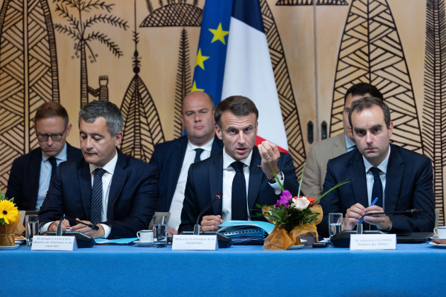 noumea-france-26th-july-2023-french-president-emmanuel-macron-flanked-by-interior-minister-gerald-darmamin-and-french-defence-minister-sebastien-lecornu-participates-in-a-meeting-with-the-politi