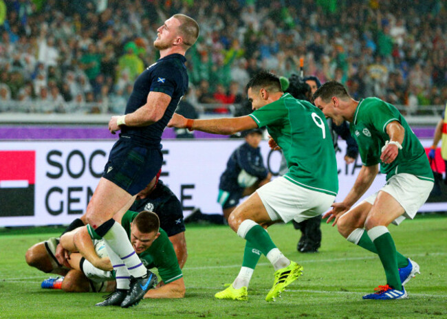 andrew-conway-celebrates-scoring-his-sides-fourth-try-with-team-mates-conor-murray-and-johnny-sexton