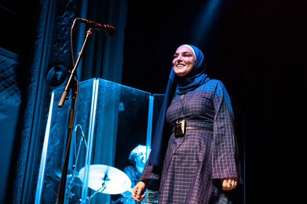 san-francisco-united-states-07th-feb-2020-sinead-oconnor-performs-at-august-hall-on-february-7-2020-in-san-francisco-california-photo-chris-tuiteimagespace-credit-imagespacealamy-live-news