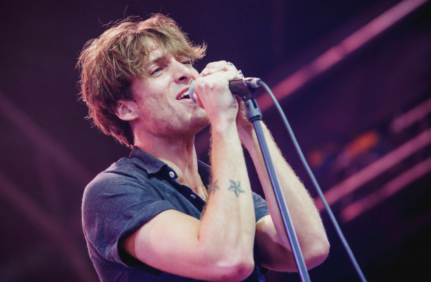 scottish-singer-songwriter-paolo-nutini-performs-a-glastonbury-festival-warm-up-gig-on-the-harbourside-in-bristol