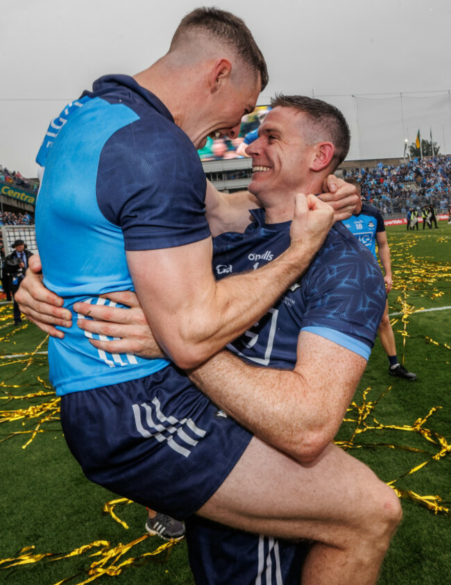 lee-gannon-celebrates-with-goalkeeper-stephen-cluxton