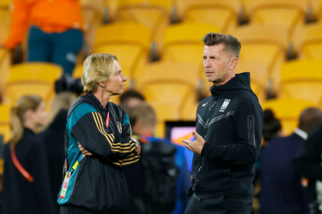 brisbane-australia-03rd-aug-2023-brisbane-australia-august-3rd-2023-head-coach-of-germany-martina-voss-tecklenburg-and-head-coach-of-korea-republic-colin-bell-interact-ahead-of-the-fifa-womens