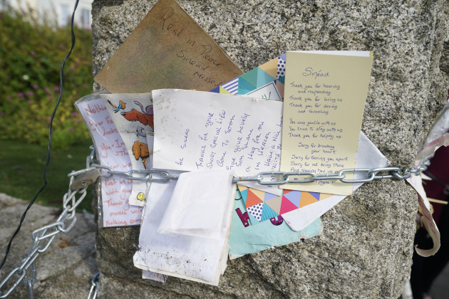 tributes-outside-the-former-home-of-sinead-oconnor-in-bray-co-wicklow-ahead-of-the-late-singers-funeral-today-picture-date-tuesday-august-8-2023