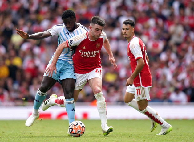 nottingham-forests-orel-mangala-and-arsenals-declan-rice-battle-for-the-ballduring-the-premier-league-match-at-the-emirates-stadium-london-picture-date-saturday-august-12-2023