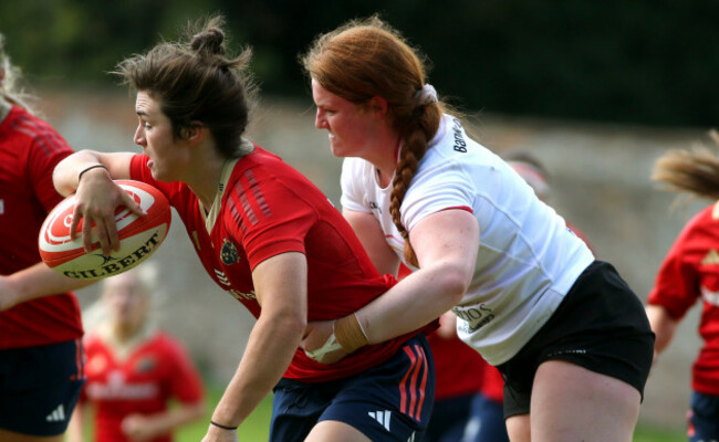 sophie-barrett-tackles-aoife-corey