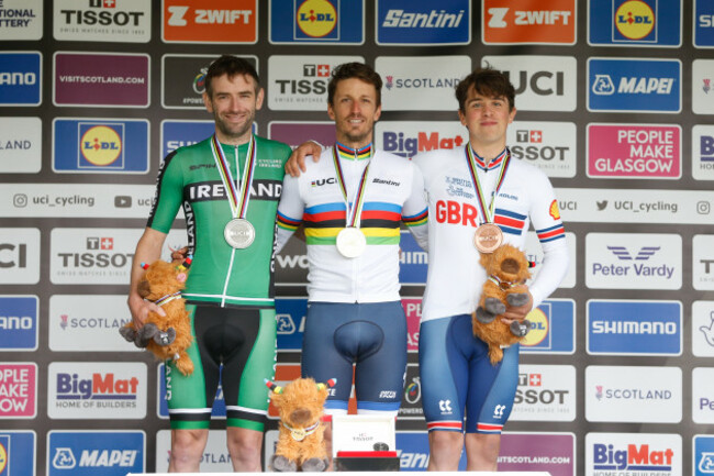 ronan-grimes-on-the-podium-after-finishing-in-second-with-kevin-le-cuff-and-archie-atkinson
