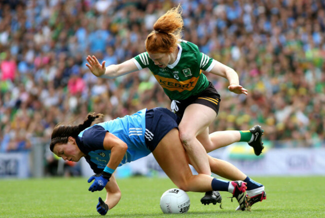 louise-ni-mhuircheartaigh-tackles-leah-caffrey