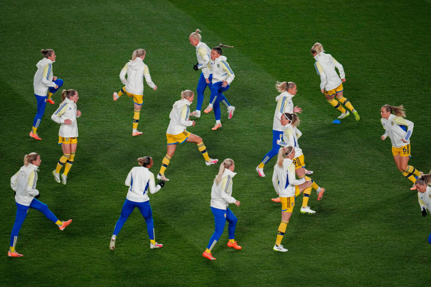 sweden-players-warm-up-ahead-of-the-womens-world-cup-semifinal-soccer-match-between-sweden-and-spain-at-eden-park-in-auckland-new-zealand-tuesday-aug-15-2023-ap-photoabbie-parr