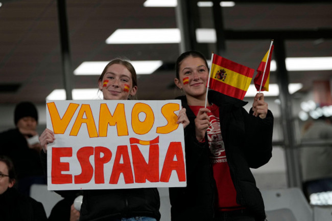 auckland-new-zealand-15th-aug-2023-wwc23-semi-final-spain-v-sweden-auckland-new-zealand-august-15-2023-spanish-fans-during-a-game-at-kim-pricecsm-credit-image-kim-pricecal-sp