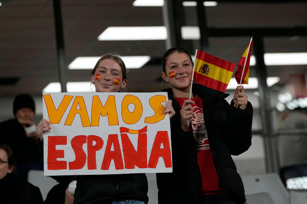 auckland-new-zealand-15th-aug-2023-wwc23-semi-final-spain-v-sweden-auckland-new-zealand-august-15-2023-spanish-fans-during-a-game-at-kim-pricecsm-credit-image-kim-pricecal-sp