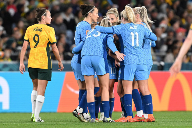 sydney-australia-16th-aug-2023-englands-players-celebrate-after-ella-toone-scores-a-goal-during-the-fifa-womens-world-cup-semi-final-soccer-match-between-australia-and-england-at-stadium-austral