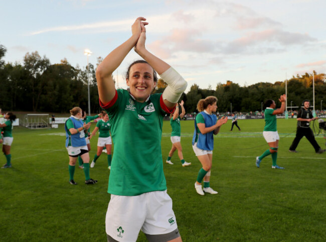 hannah-tyrrell-celebrates-winning