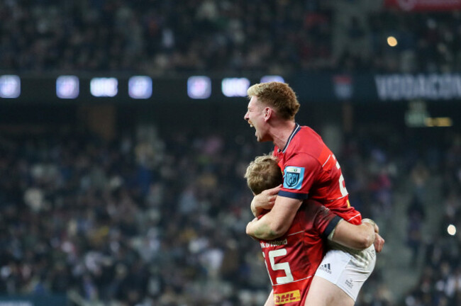 ben-healy-celebrates-with-mike-haley