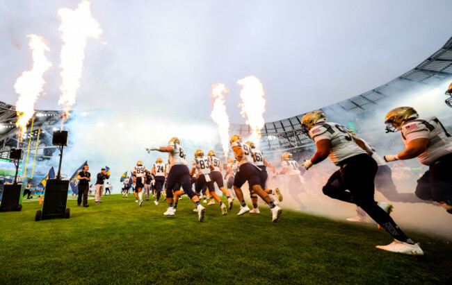 navy-blues-take-to-the-field