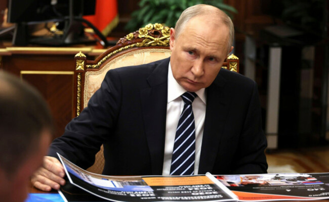 moscow-russia-28th-aug-2023-russian-president-vladimir-putin-listens-to-omsk-region-acting-governor-vitaly-khotsenko-during-a-face-to-face-meeting-at-the-kremlin-august-28-2023-in-moscow-russia