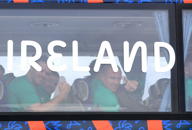 Keith Earles, James Ryan et Dave Kilcoyne dans le bus de l'équipe