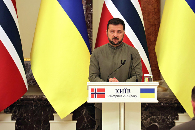 kyiv-ukraine-24th-aug-2023-kyiv-ukraine-august-24-2023-president-of-ukraine-volodymyr-zelenskyy-is-pictured-during-a-joint-press-conference-with-prime-minister-of-norway-jonas-gahr-store-in